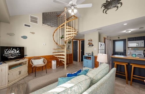 Kill Devil Hills House | Oregon's Corner B: Oceanside, Close to Beach Access, Perfect for Small Families!