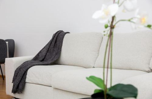 Brigittenau Apartment | OrestaLiving - 2BR On the Danube Canal