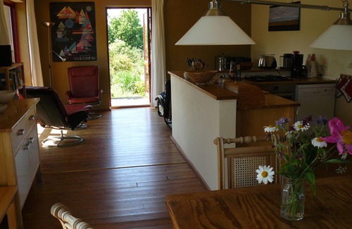 Schwarbe House | Organic vacation home, 3sleepR, 2 BathR, natural garden, sauna, WLAN, dogs allow