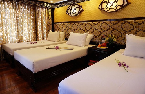 Bai Chay Boat Rental | Oriental Sails