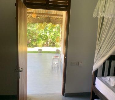 Weligama Cabin | Original track by Unrushed