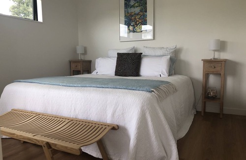 Mount Maunganui House | Orkney Oasis Guest Unit, Mt Maunganui