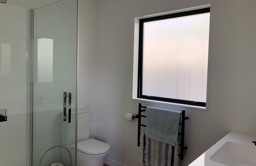 Mount Maunganui House | Orkney Oasis Guest Unit, Mt Maunganui
