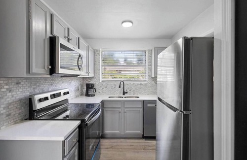Orlando House | Orlando 2BR Escape | Patio + Comfort for 6 Guests