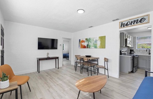 Orlando House | Orlando 2BR Escape | Patio + Comfort for 6 Guests