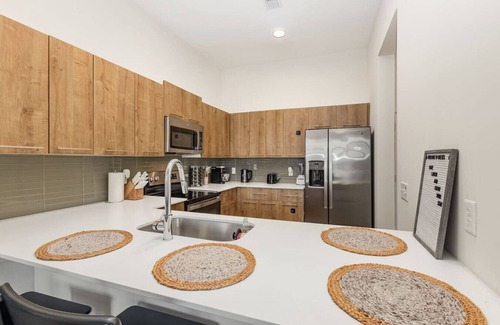 Florida Center Apartment | Orlando 2BR Retreat 3 Beds Near Disney/Universal