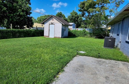 Englewood Park House | Orlando Home is centrally located. Minutes away from the attractions.