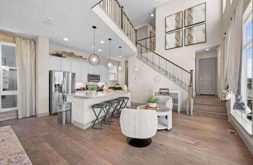 Aurora House | Orleans Street - Aurora