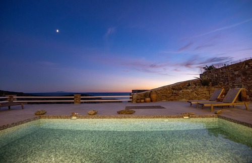 Tinos Villa | Õrmos seaside villas with private pool