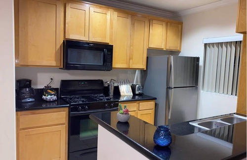 The Flats Apartment | Orsini Luxury Retreat: 2BR/2BA