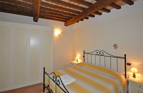 Pitigliano Apartment | Ortensia 4 - Vacation Rental with swimming pool in near Bolsena Lake