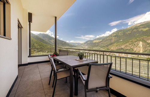 Laces Apartment | Ortsried-Hof, Apartment Panorama - Dachterrasse mit Whirlpool und Sauna