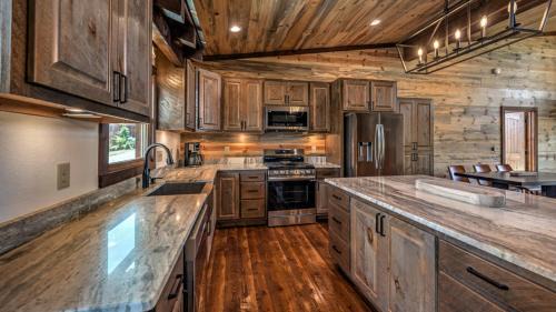 Mineral Bluff House | Oscar & Friends Retreat