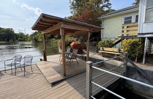 Valley Hill House | Osceola Lake Bungalow ~ 2 miles to Downtown Hendersonville - Free paddle gear