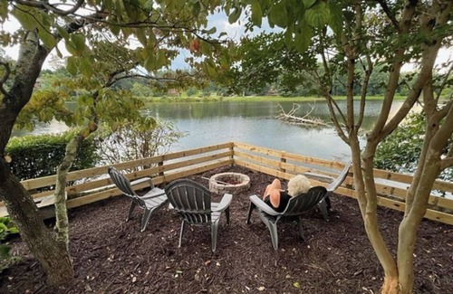 Valley Hill House | Osceola Lake Bungalow ~ 2 miles to Downtown Hendersonville - Free paddle gear