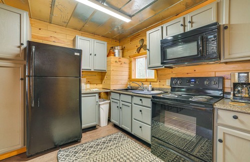 Oscoda Cabin | Oscoda Cabin w/Charcoal Grill: Walk to Lake Huron