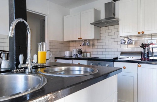 Maldon Apartment | Osea Island: Cottage Sanctuary
