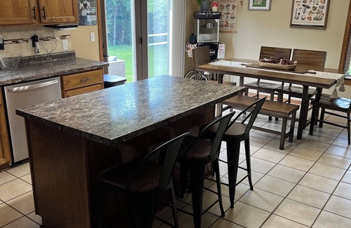 Oshkosh House | Oshkosh EAA rental house. 5 minutes from the airport!