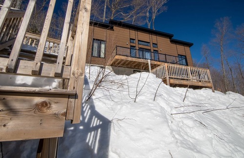 Entrelacs Ski Chalet | Osprey with panoramic view