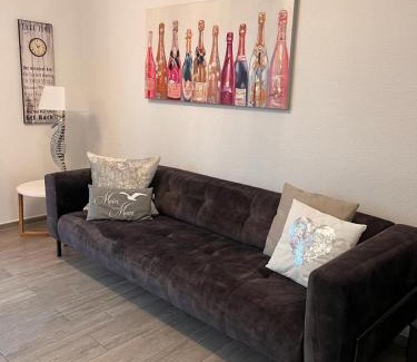 Norden Apartment | Ostfrieslands Perle Ferienwohnung an der Nordseeküste, Sauna, Terrasse, Garten, ruhige Lage, WLAN