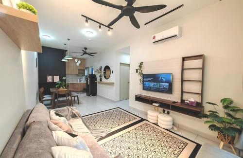 Bandar Baru Bangi Apartment | Ostia New Designer Spacious 4 BR w Netflix & Wifi