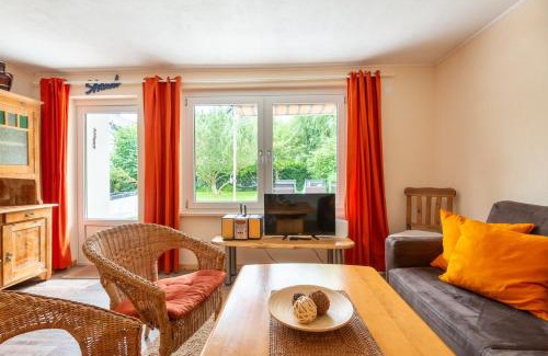 Ribnitz-Damgarten House | Ostsee-Ferienhaus im Grünen