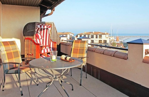Kuehlungsborn Apartment | Ostsee-penthouse am Yachthafen mit Dachterrasse, Strandkorb und Tollem Meerblick