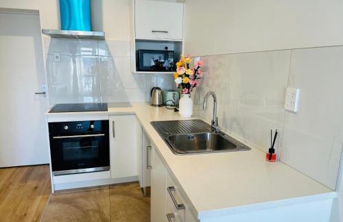 Otahuhu Apartment | Otahuhu shopping centre apartment 8A