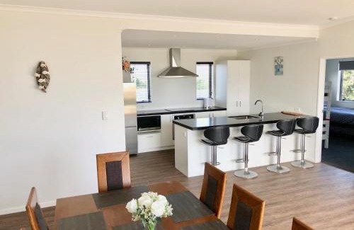 Otaki Beach House | Otaki Beachfront Getaway