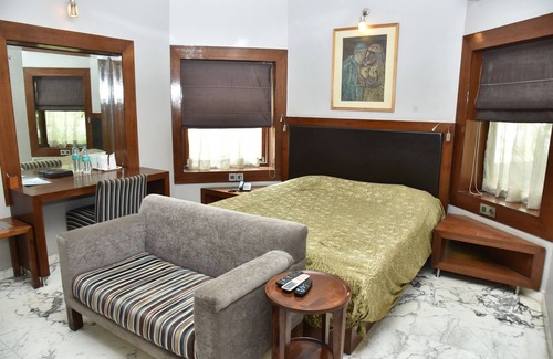 Air Force Area Hotel | Otara Luxury Homestay