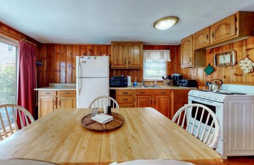 York Beach House | Otis Cottages