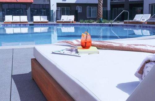 Las Vegas Apartment | Otonomus Hotel - Las Vegas
