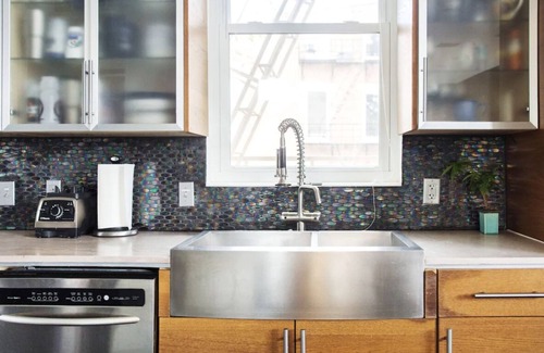 Walnut Hills House | OTR Luxury & Decks for Weekday Biz or Weekend Fun! Now with Baby Stations!