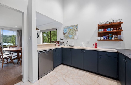 Lake Tarawera House | OTUMUTU LOOKOUT LAKEFRONT JETTY BOATSHED! 2 YEAR RENTAL AVAILABLE AFTER FEB 2025