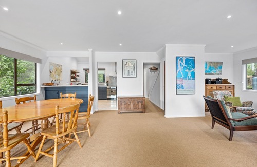 Lake Tarawera House | OTUMUTU LOOKOUT LAKEFRONT JETTY BOATSHED! 2 YEAR RENTAL AVAILABLE AFTER FEB 2025