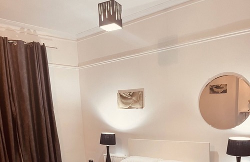 Canning Town North Apartment | Our Apartment is home from home with local amenities within walking distance