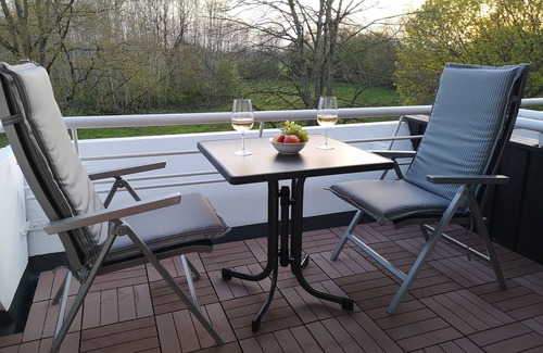 Schilksee Apartment | Our apartment is located in the center of Kiel-Schilksee, 200 m to the beach.