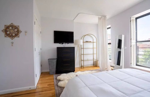Crown Heights House | Our Brooklyn House - Luxury 4 bedroom w/ Backyard
