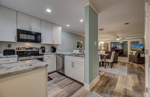 Sunnyside Condo | Our Happy Place! Seasonal Beach SRV! Pool & Gulf Views!