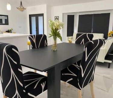 San Carlos Park House | Our Happy Place - Cozy 3bd 2ba home with heated pool