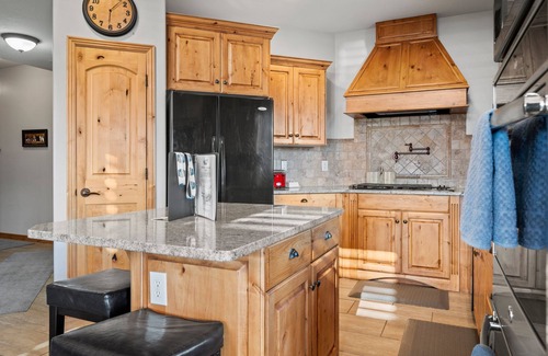 Wolf Creek House | Our Mountain Chalet C702 |Near Powder Mtn| Hot Tub