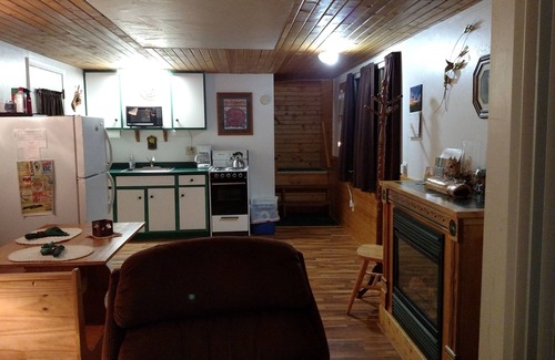Sturgeon Bay Cottage | Outback Cottages in Door County - near beach, modern, private, peaceful
