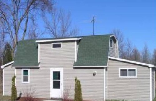 Sturgeon Bay Cottage | Outback Cottages in Door County - near beach, modern, private, peaceful