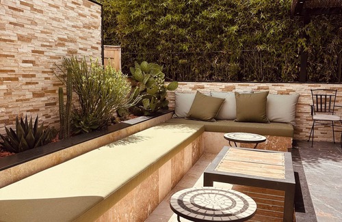 Vedene House | Outbuilding garden/private pool Vedène