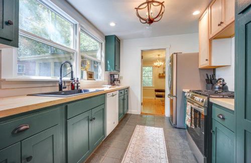 Williamsville House | Outdoor-Adventure Haven 14 Mi to Mount Snow Skiing