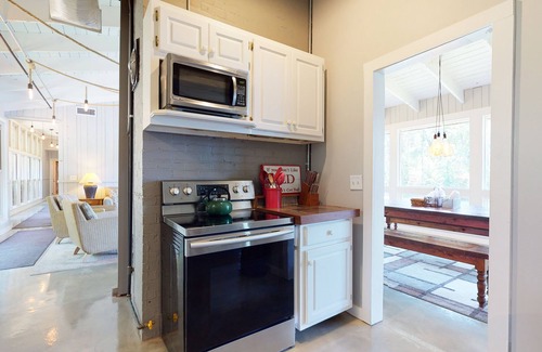 Lakemont House | Outdoor adventure on Lake Rabun with floating, swimming, & kayaking