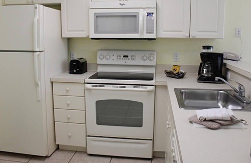 Bostroms Resort | Outdoor Getaway! 2 Serene Units w/Kitchen, Beach, Near Daytona 500 Experience