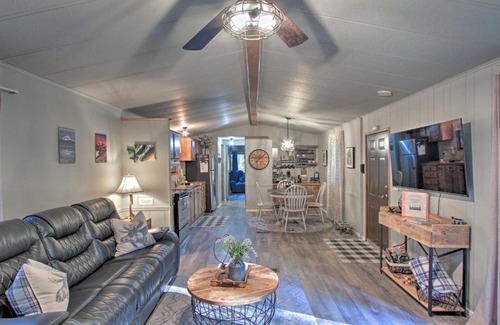 Ashford House | Outdoor Hub with Fire Pit 1 Mi to Mt Rainier NP!