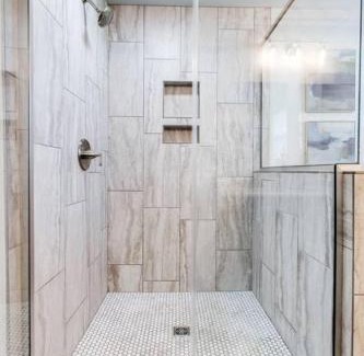 Franklin House | Outdoor Living Hot Tub Minutes to Franklin 3 bed