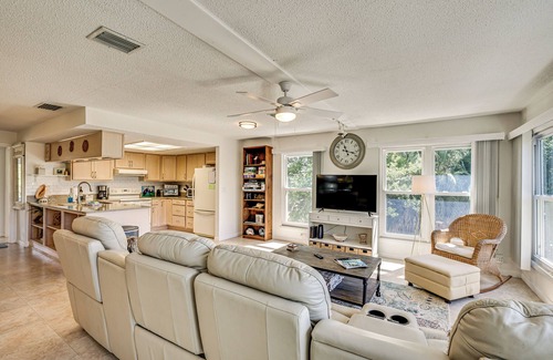 Woods N Waters House | Outdoor Oasis: Canal-Front Home in Crystal River